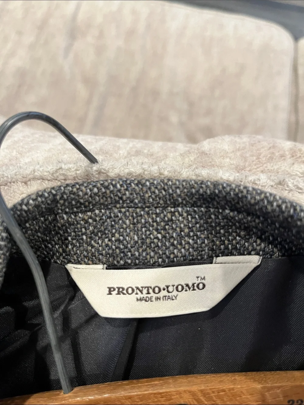 Pronto Uomo Men’s Gray Textured Sport Coat